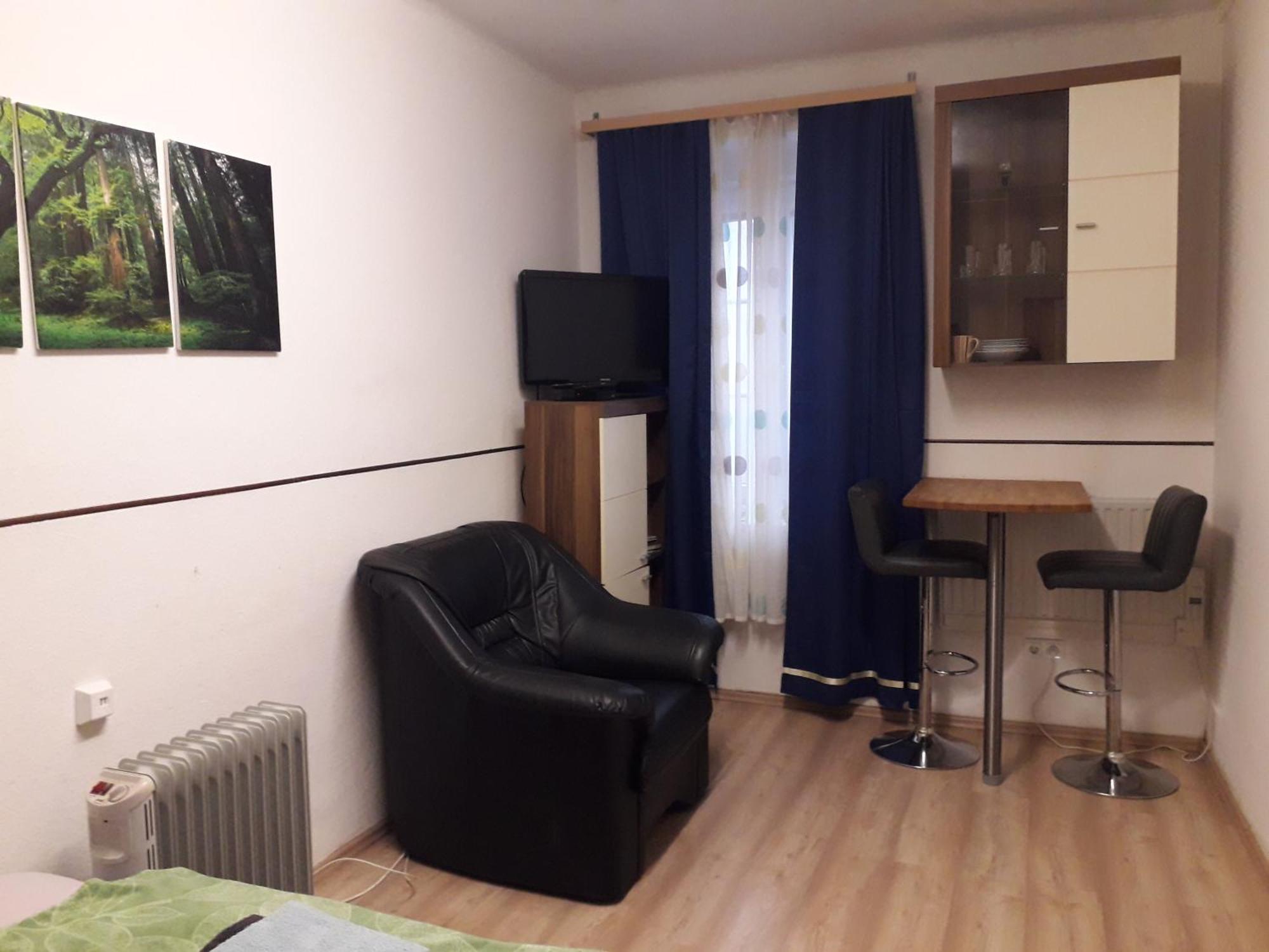 Apartment Ap 1 Im Zentrum Steyr, Bestrooms Eu Esterno foto