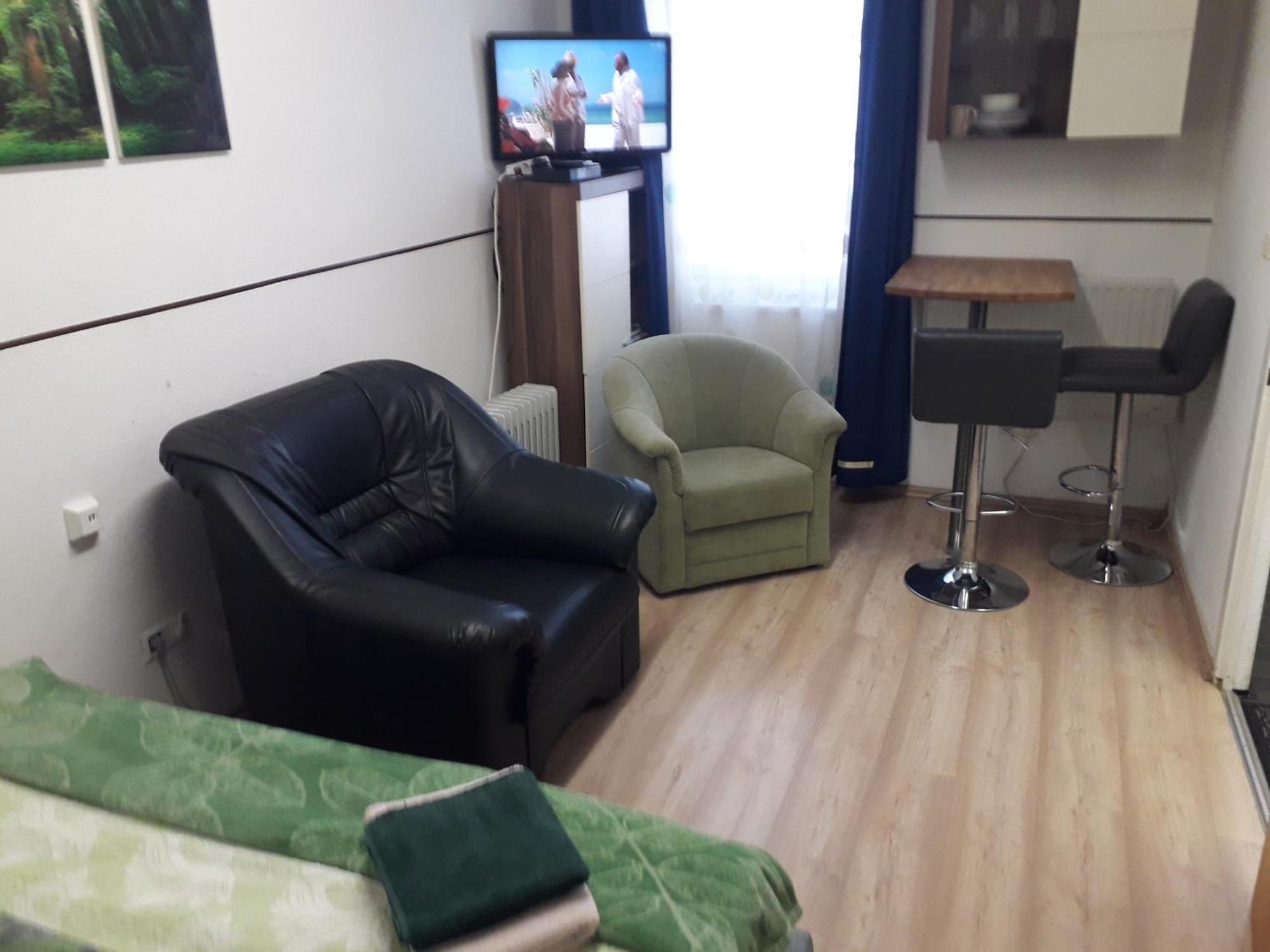 Apartment Ap 1 Im Zentrum Steyr, Bestrooms Eu Esterno foto